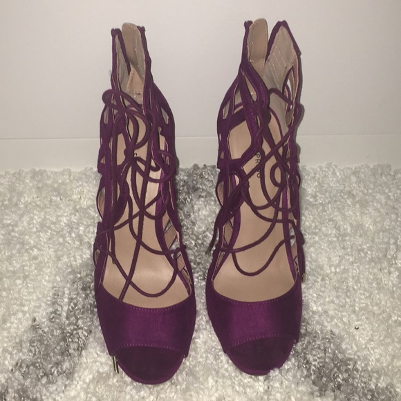 Wine coloured shoes for a night on the town! - Picture 1 of 4